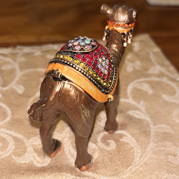Jeweled Camel decoration Red Gold Orange Rhinestones - Picture 4 of 5